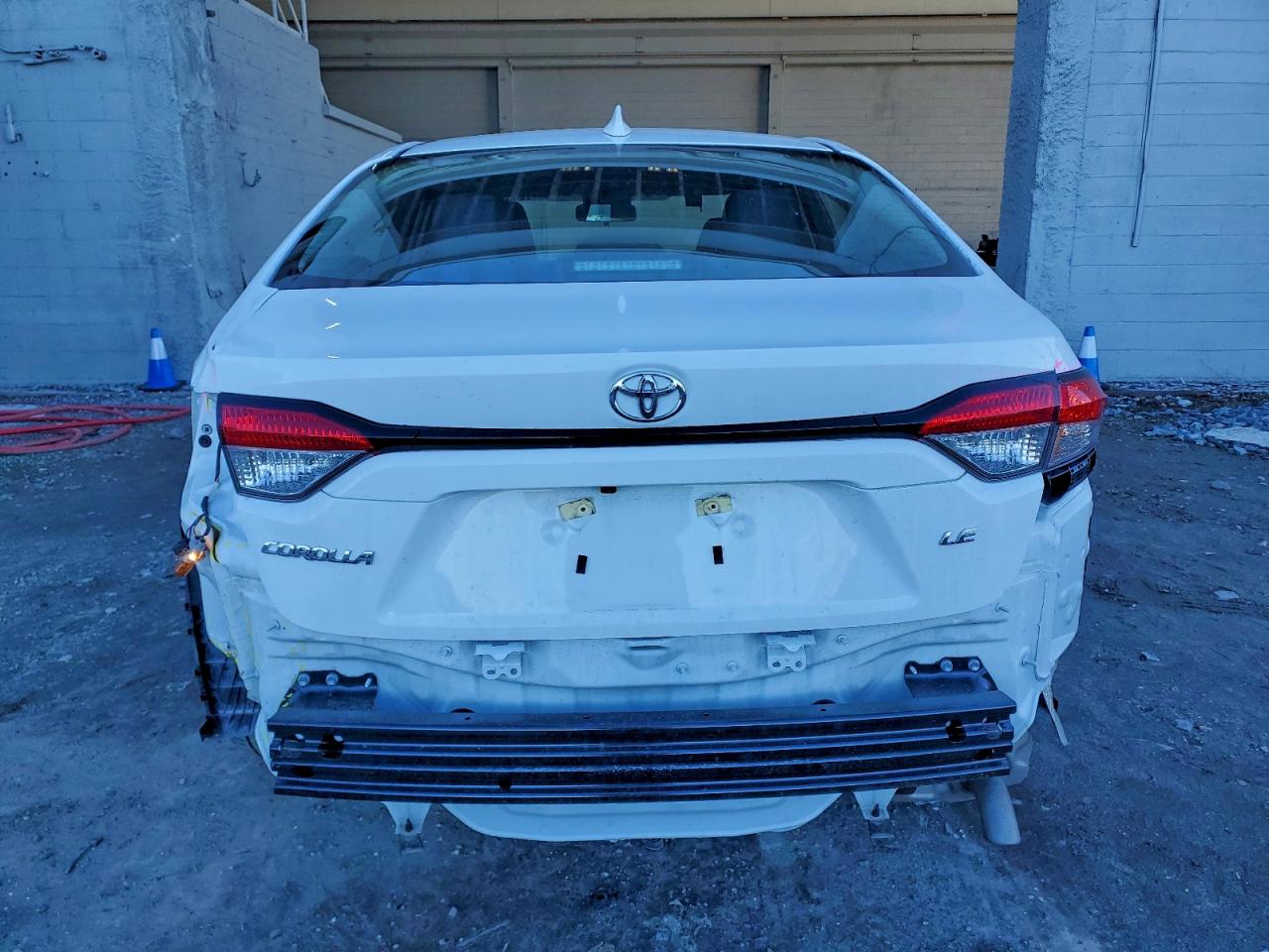 2025 TOYOTA COROLLA LE photo 11