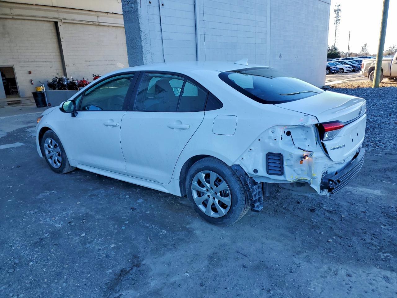2025 TOYOTA COROLLA LE photo 3
