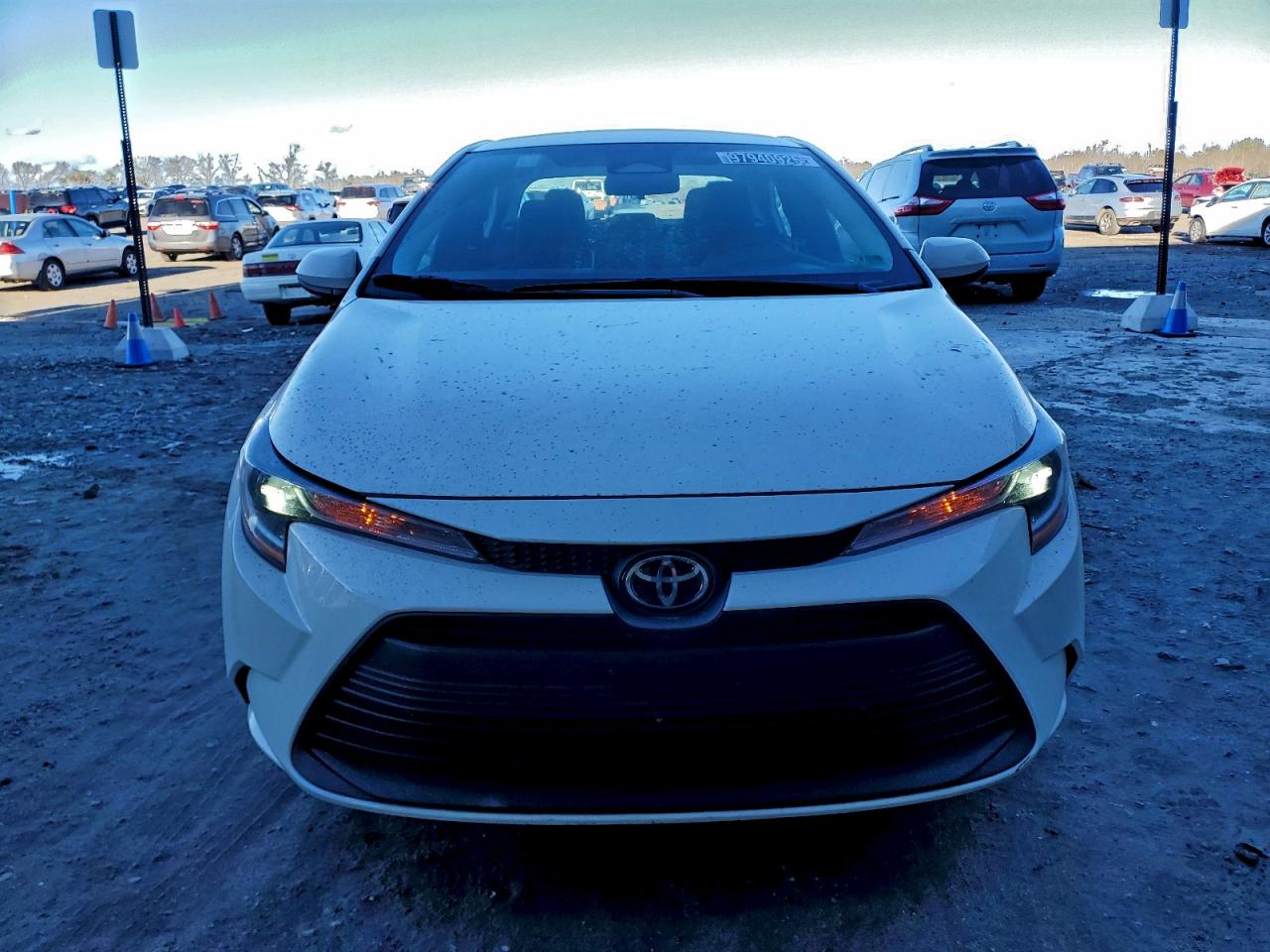 2025 TOYOTA COROLLA LE photo 9