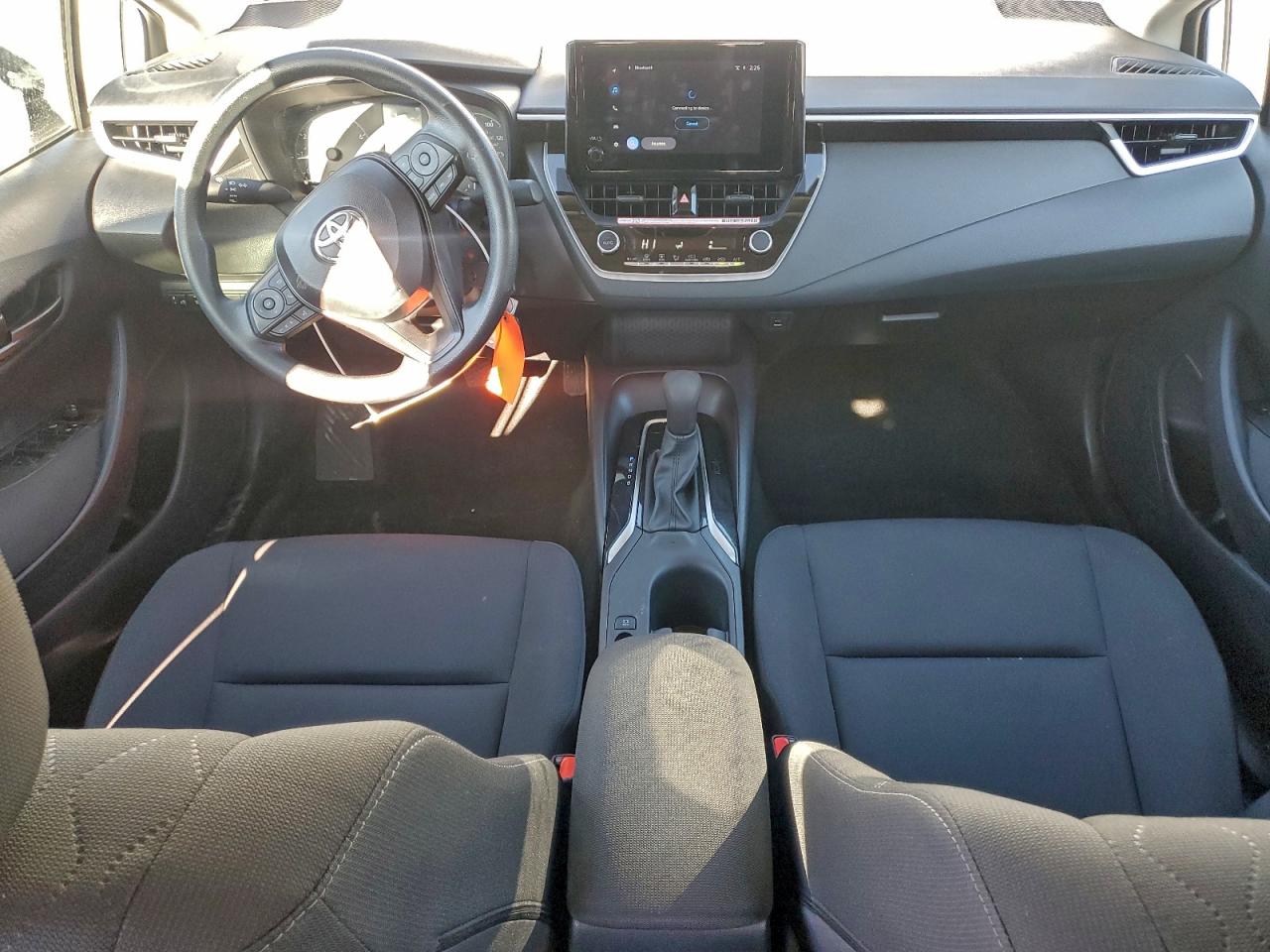 2025 TOYOTA COROLLA LE photo 15