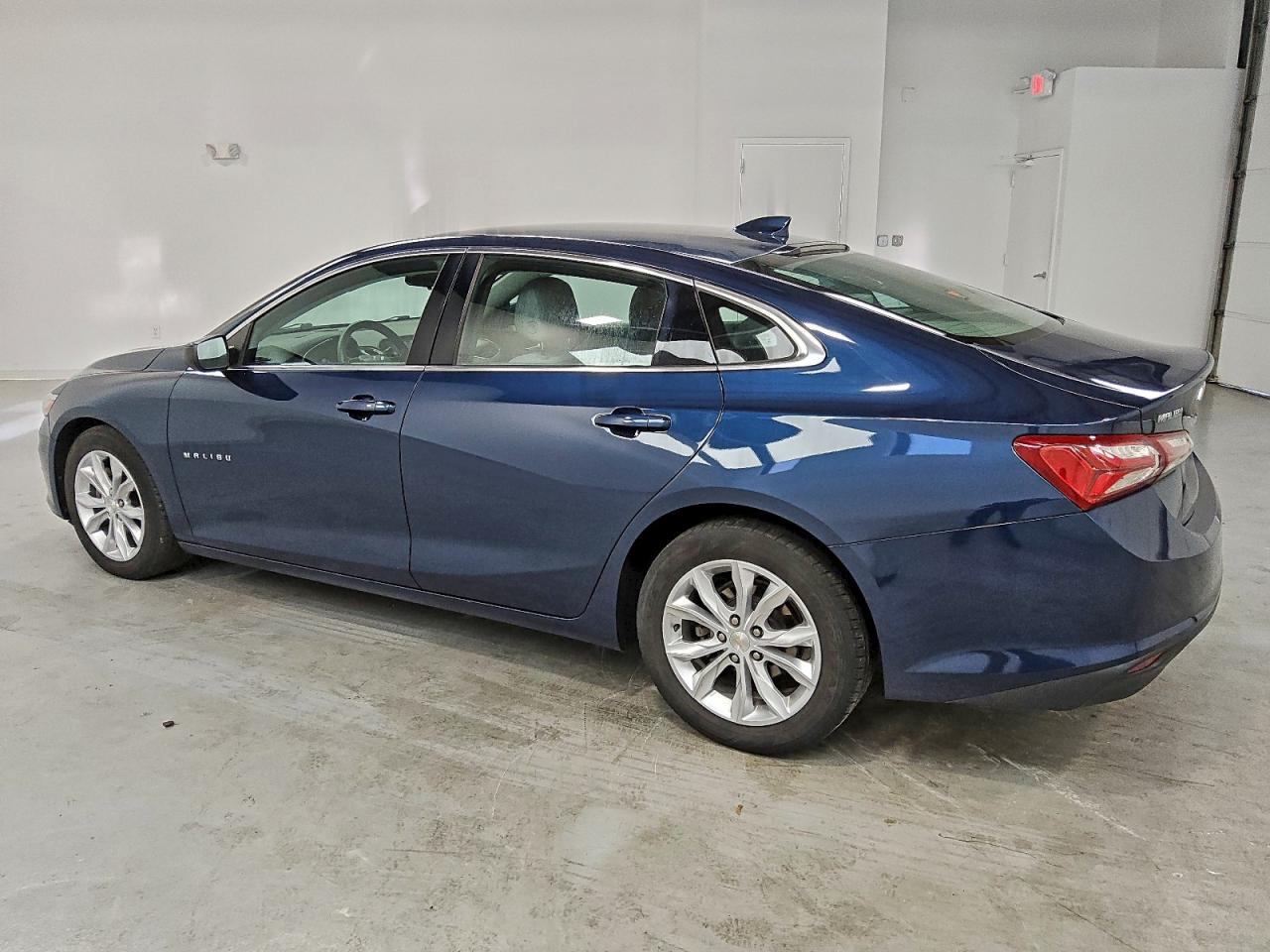 2020 CHEVROLET MALIBU LT photo 4