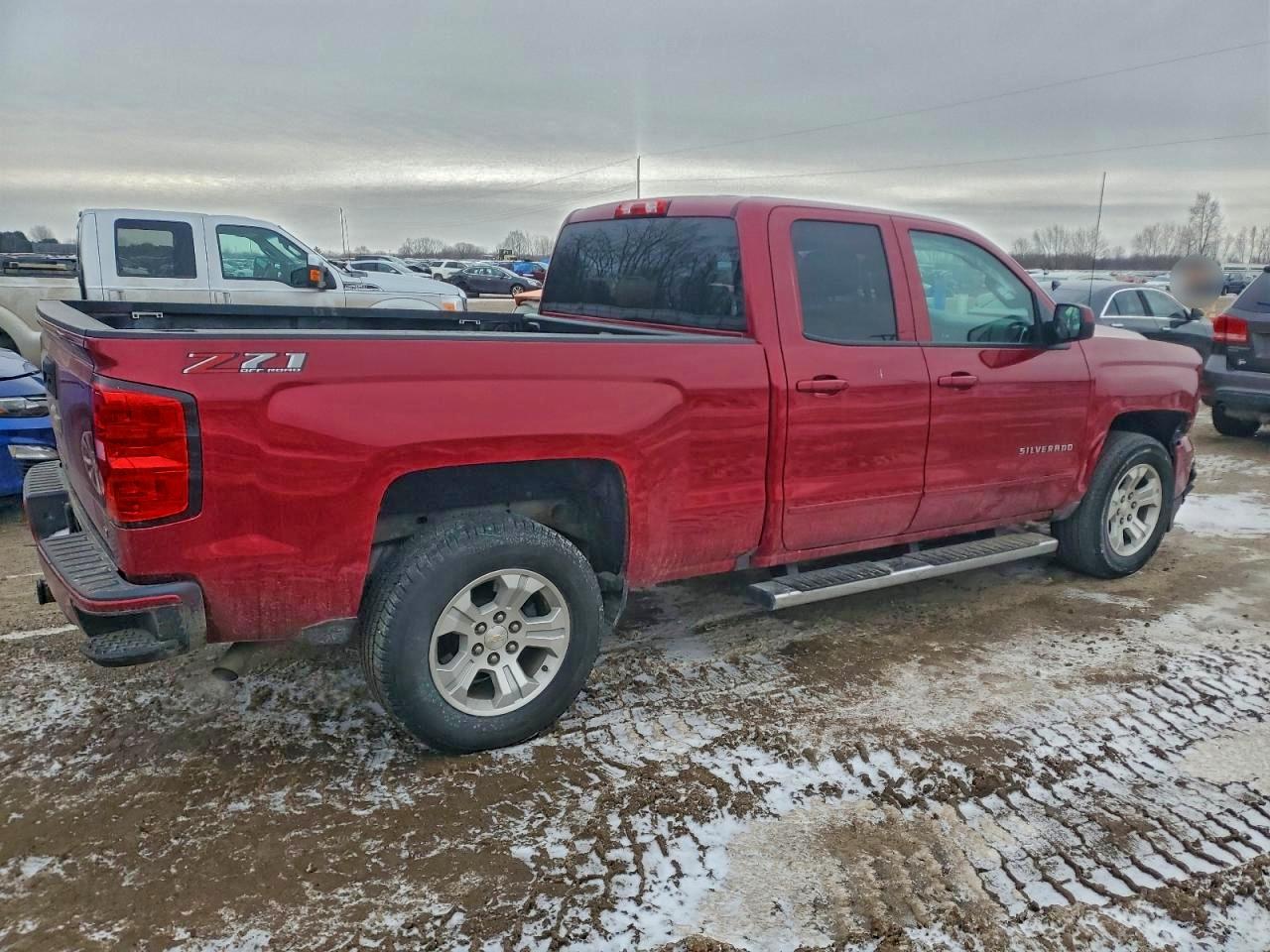 2018 CHEVROLET SILVERADO K1500 LT photo 3
