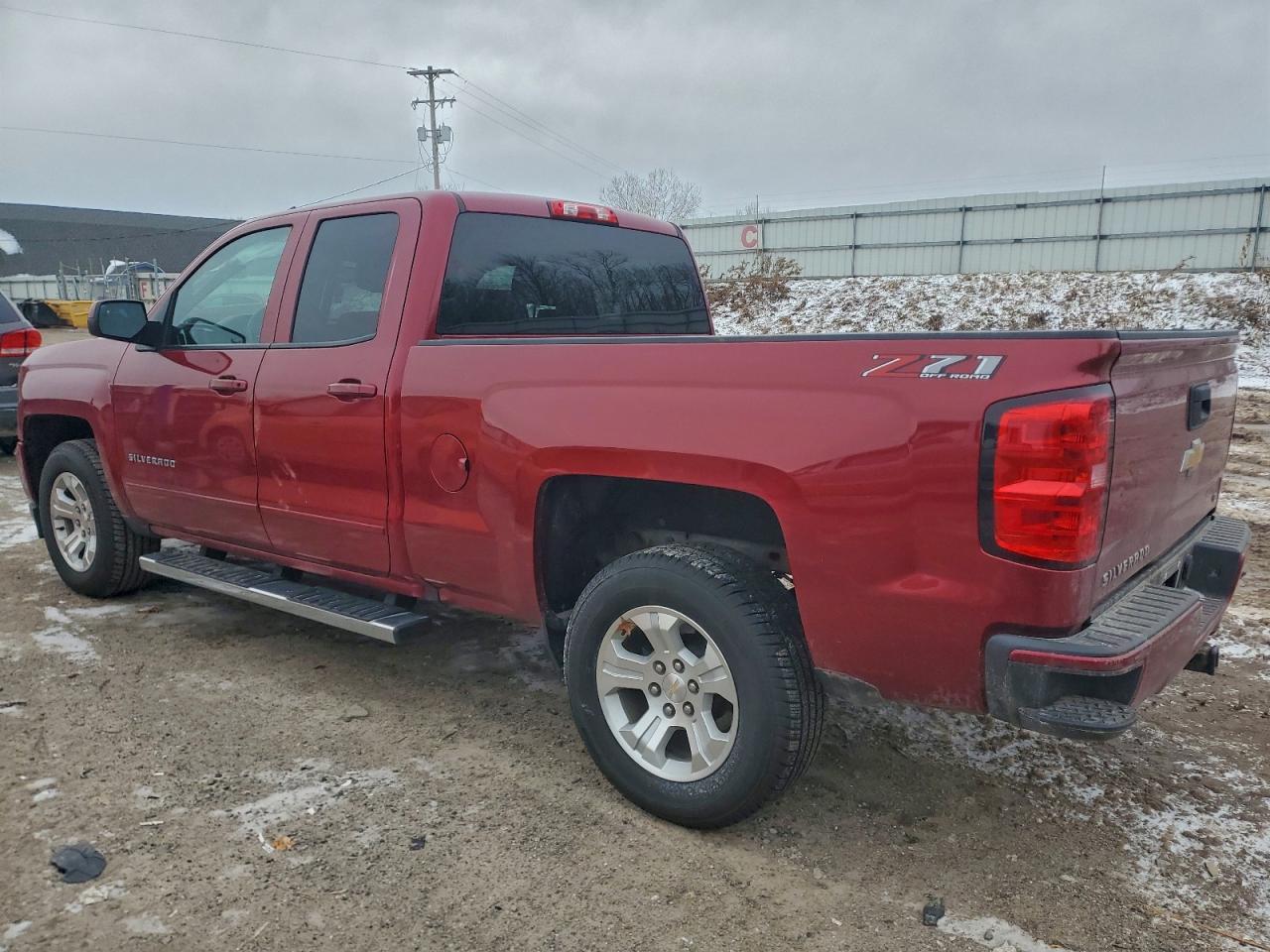 2018 CHEVROLET SILVERADO K1500 LT photo 2