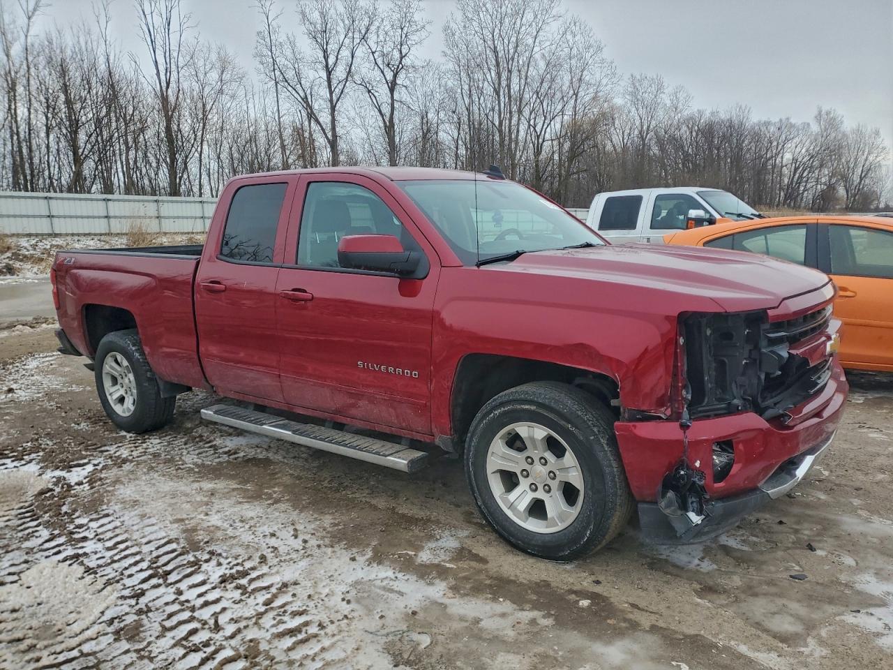 2018 CHEVROLET SILVERADO K1500 LT photo 4