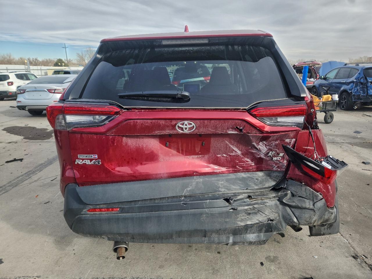 2024 TOYOTA RAV4 XLE photo 11
