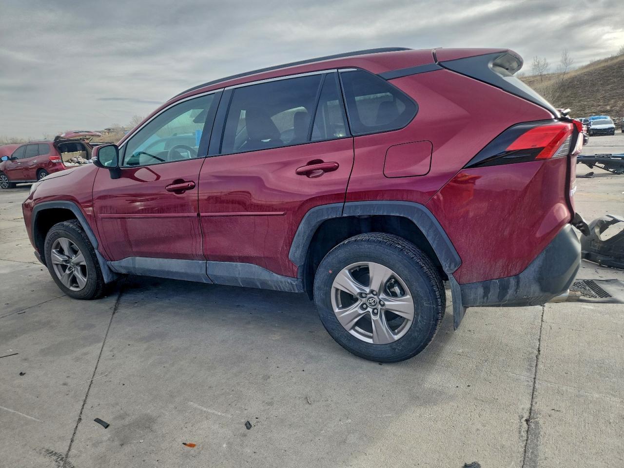 2024 TOYOTA RAV4 XLE photo 3