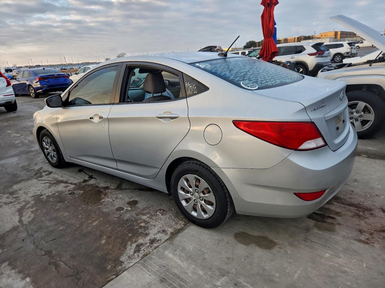 2015 HYUNDAI ACCENT GLS photo 3
