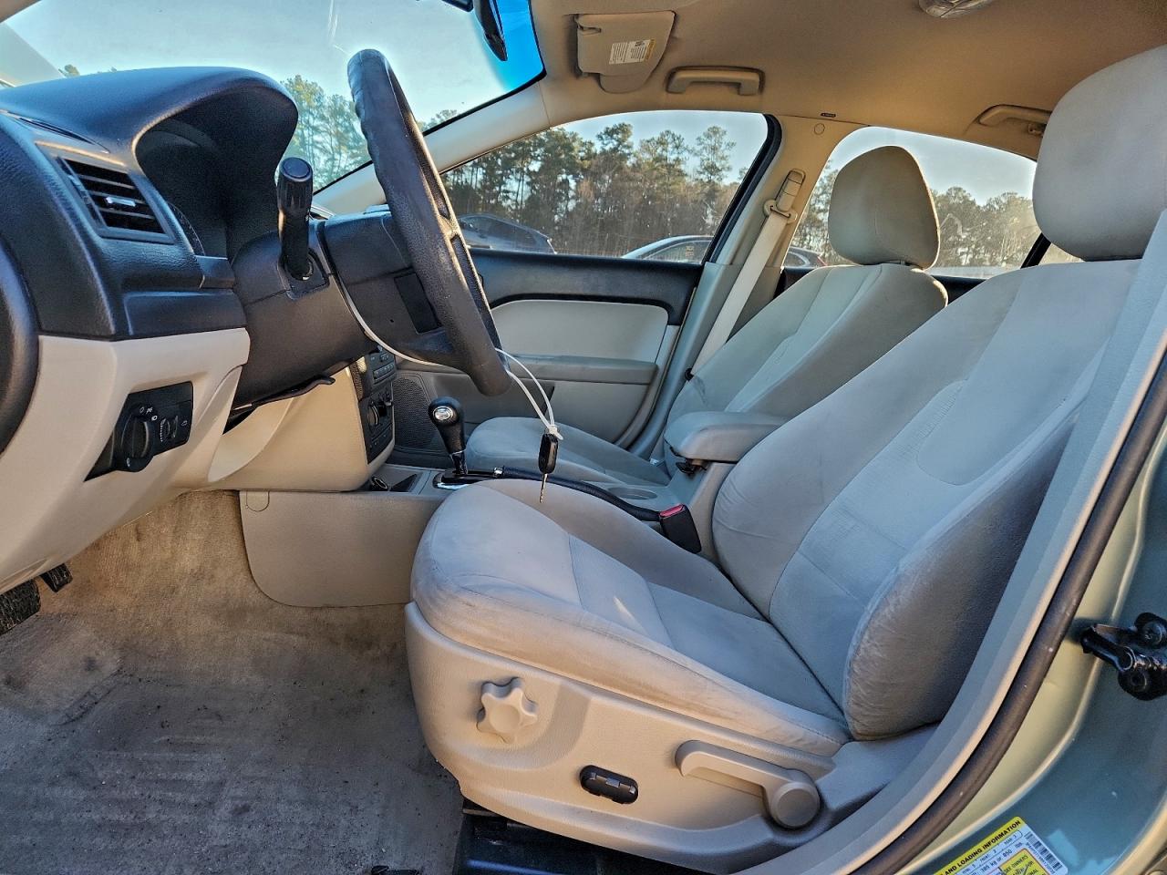 2009 FORD FUSION SE photo 13