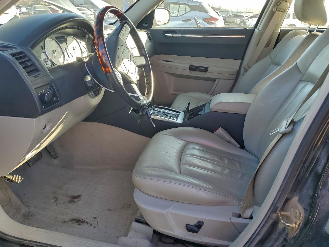 2005 CHRYSLER 300C photo 13