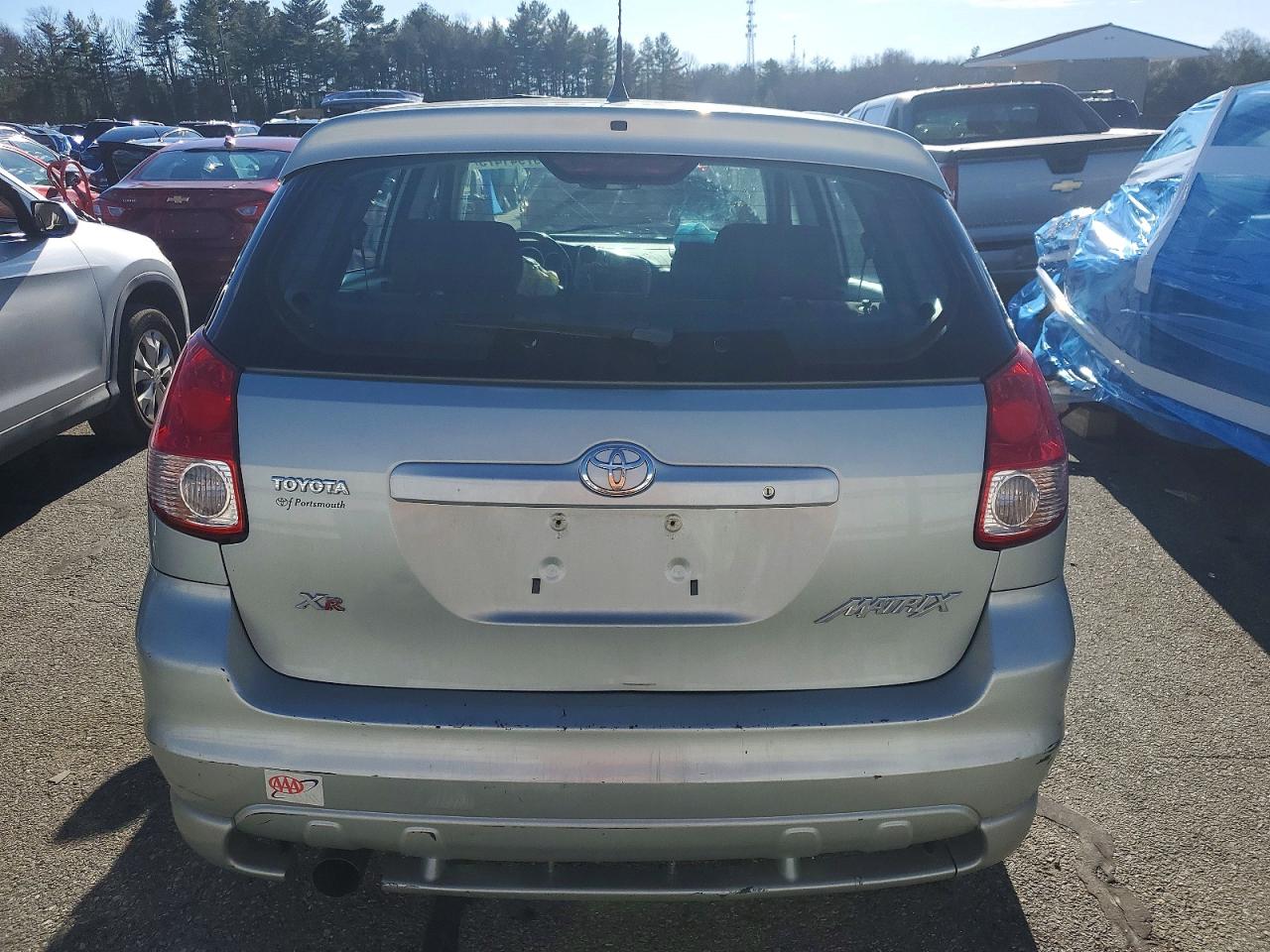 2004 TOYOTA COROLLA MATRIX XR photo 6