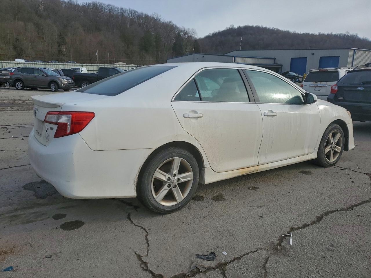 2013 TOYOTA CAMRY L photo 7