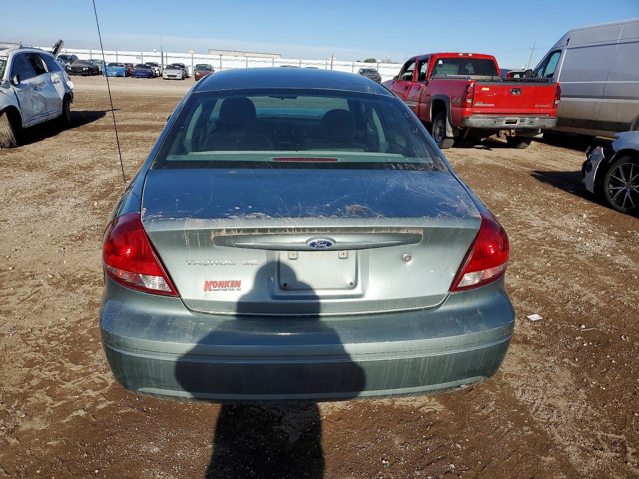 2005 FORD TAURUS SE photo 16