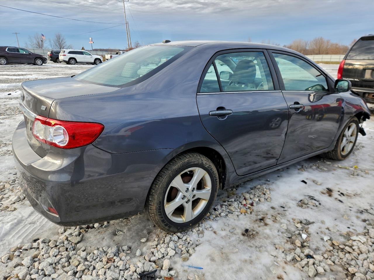 2013 TOYOTA COROLLA BASE photo 5