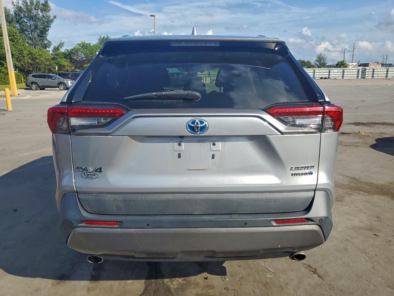 2019 TOYOTA RAV4 LIMITED photo 11