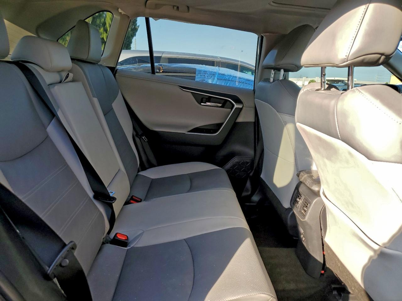 2019 TOYOTA RAV4 LIMITED photo 21
