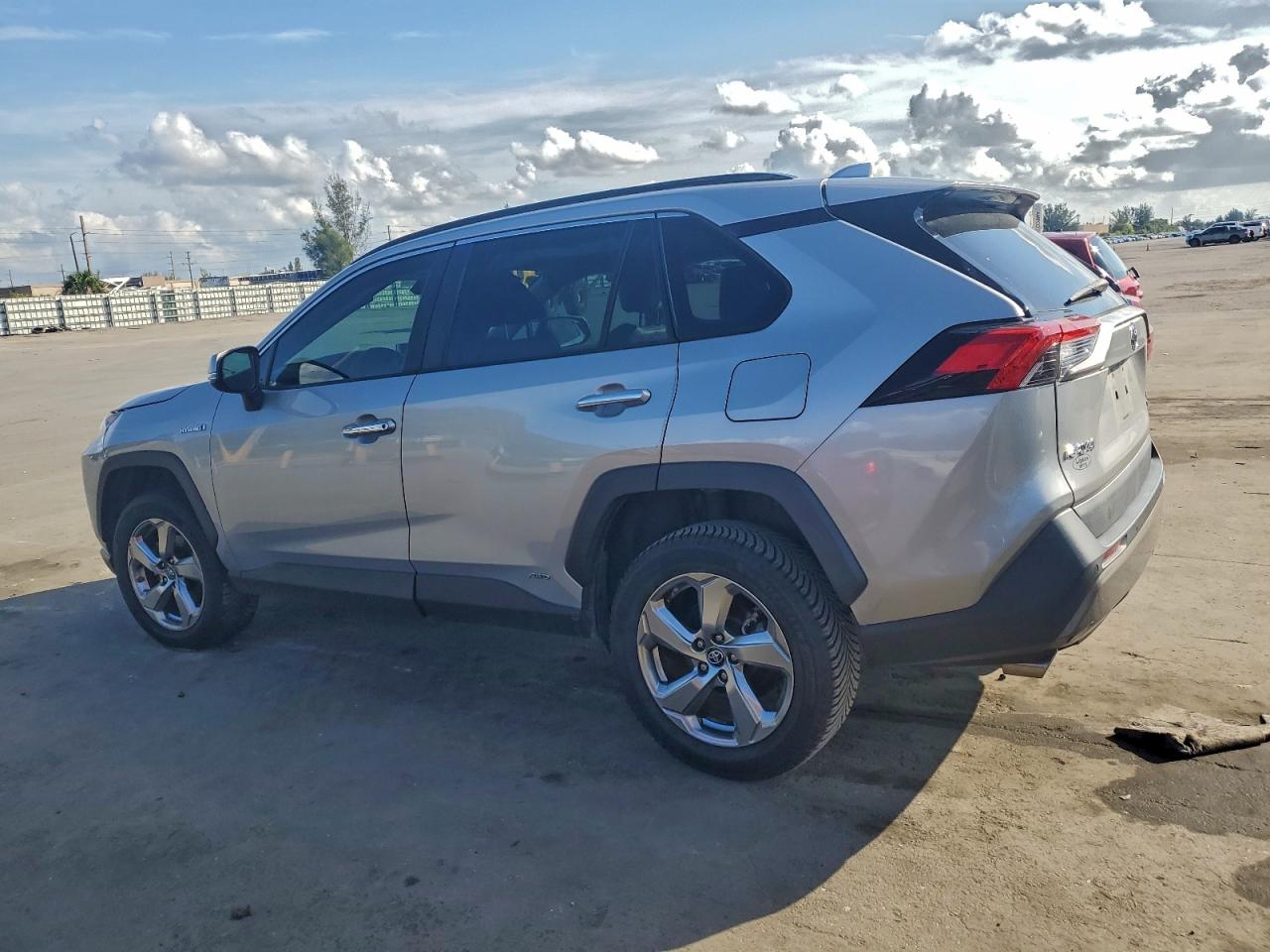 2019 TOYOTA RAV4 LIMITED photo 3