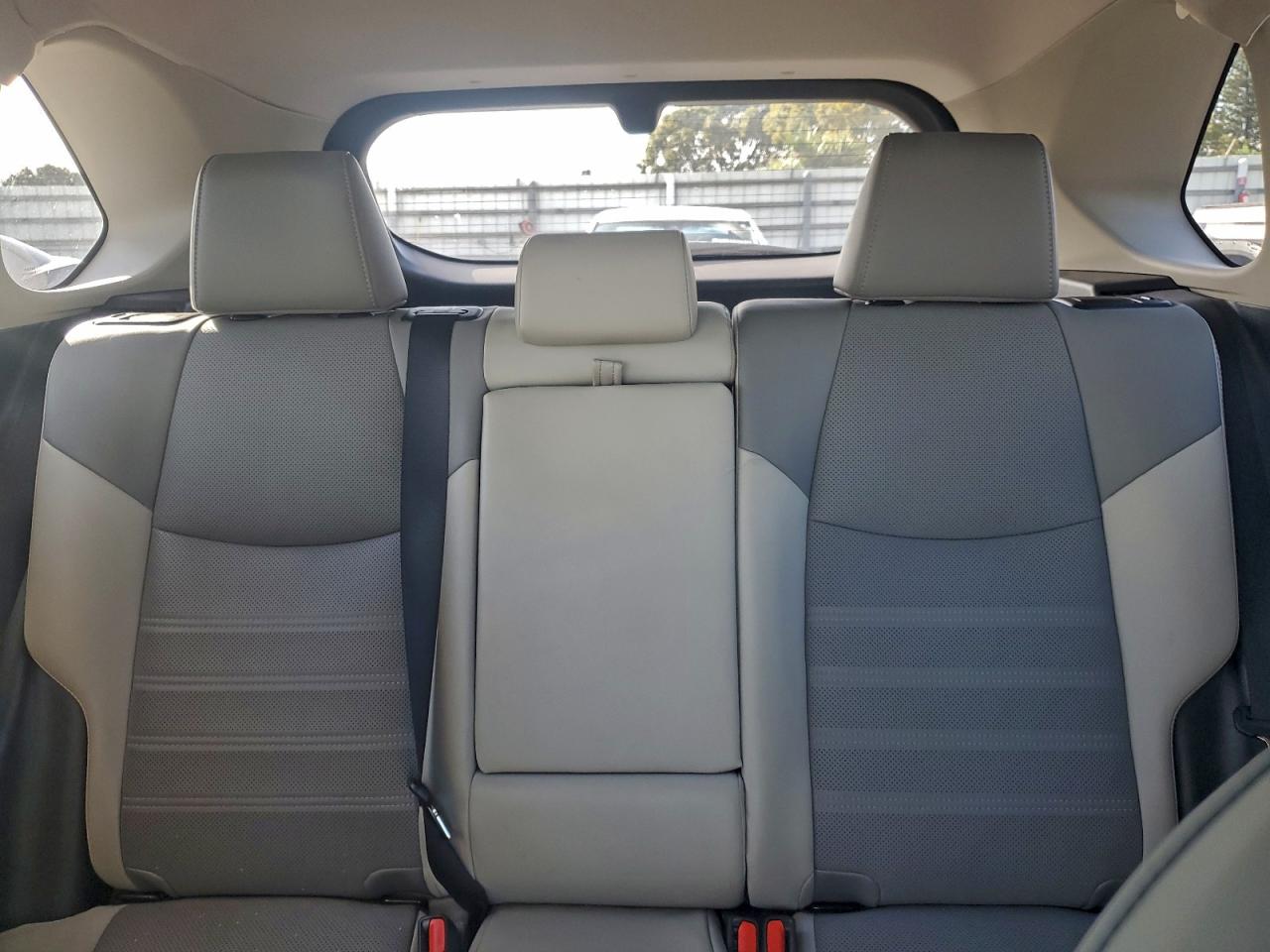 2019 TOYOTA RAV4 LIMITED photo 19
