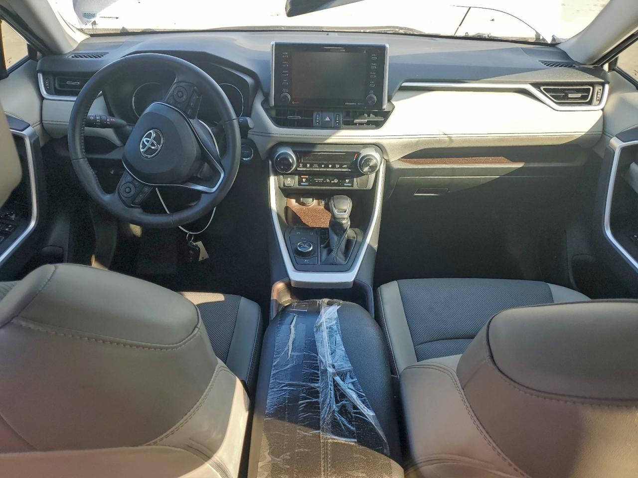2019 TOYOTA RAV4 LIMITED photo 15