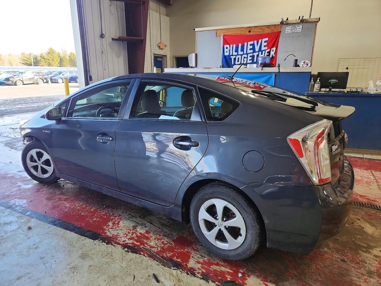 2013 TOYOTA PRIUS photo 3