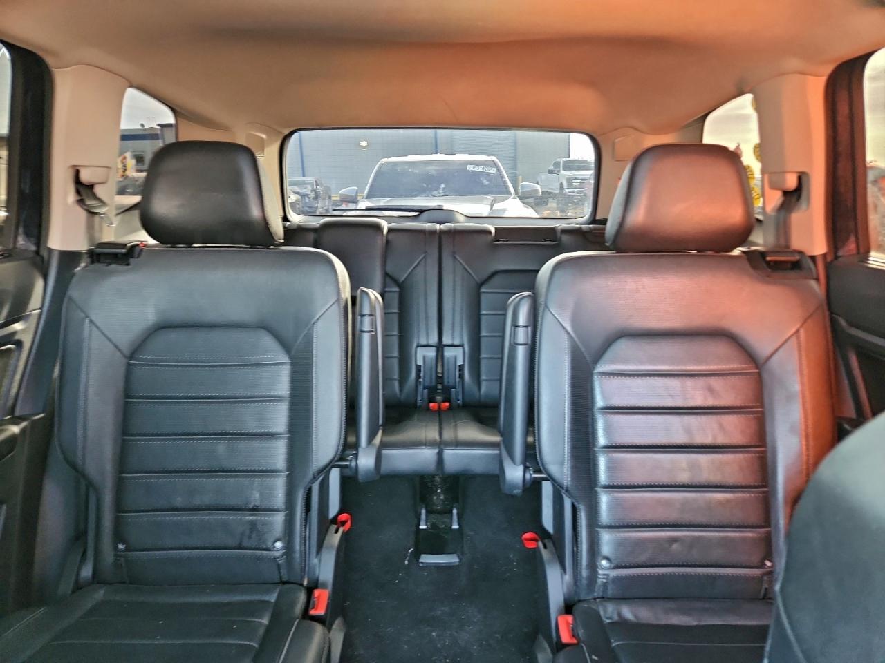 2018 VOLKSWAGEN ATLAS SEL PREMIUM photo 10