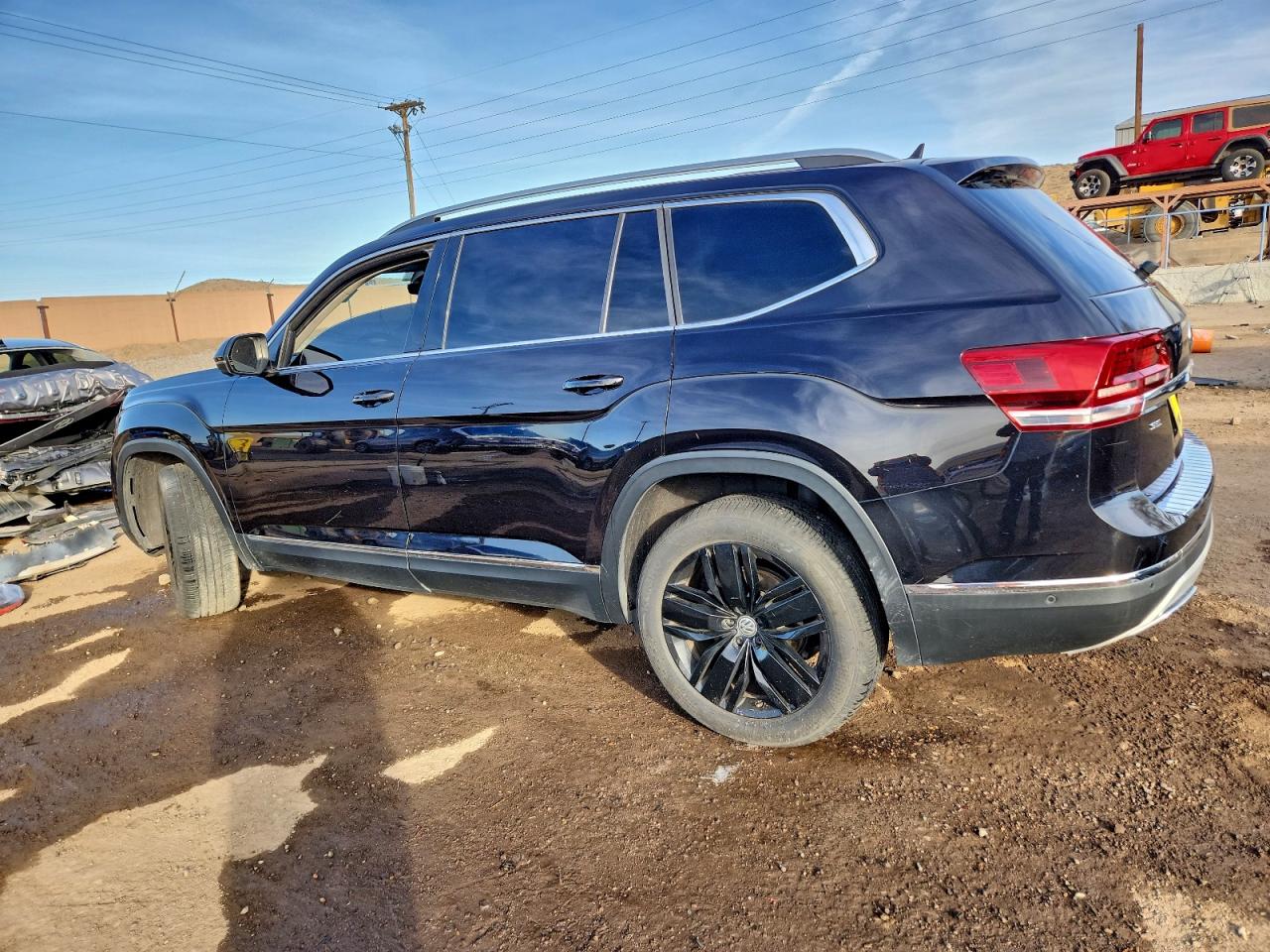 2018 VOLKSWAGEN ATLAS SEL PREMIUM photo 2