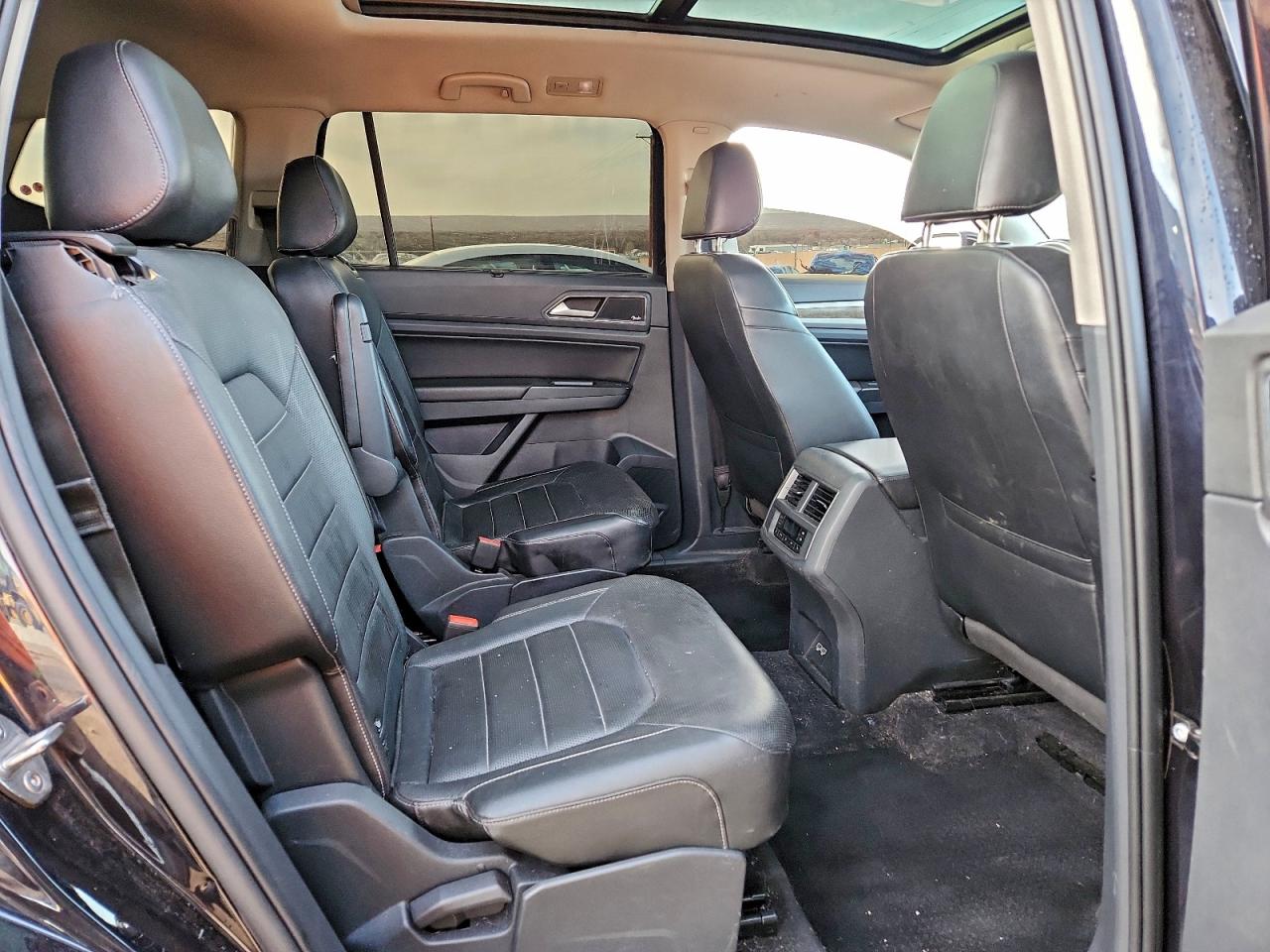 2018 VOLKSWAGEN ATLAS SEL PREMIUM photo 11