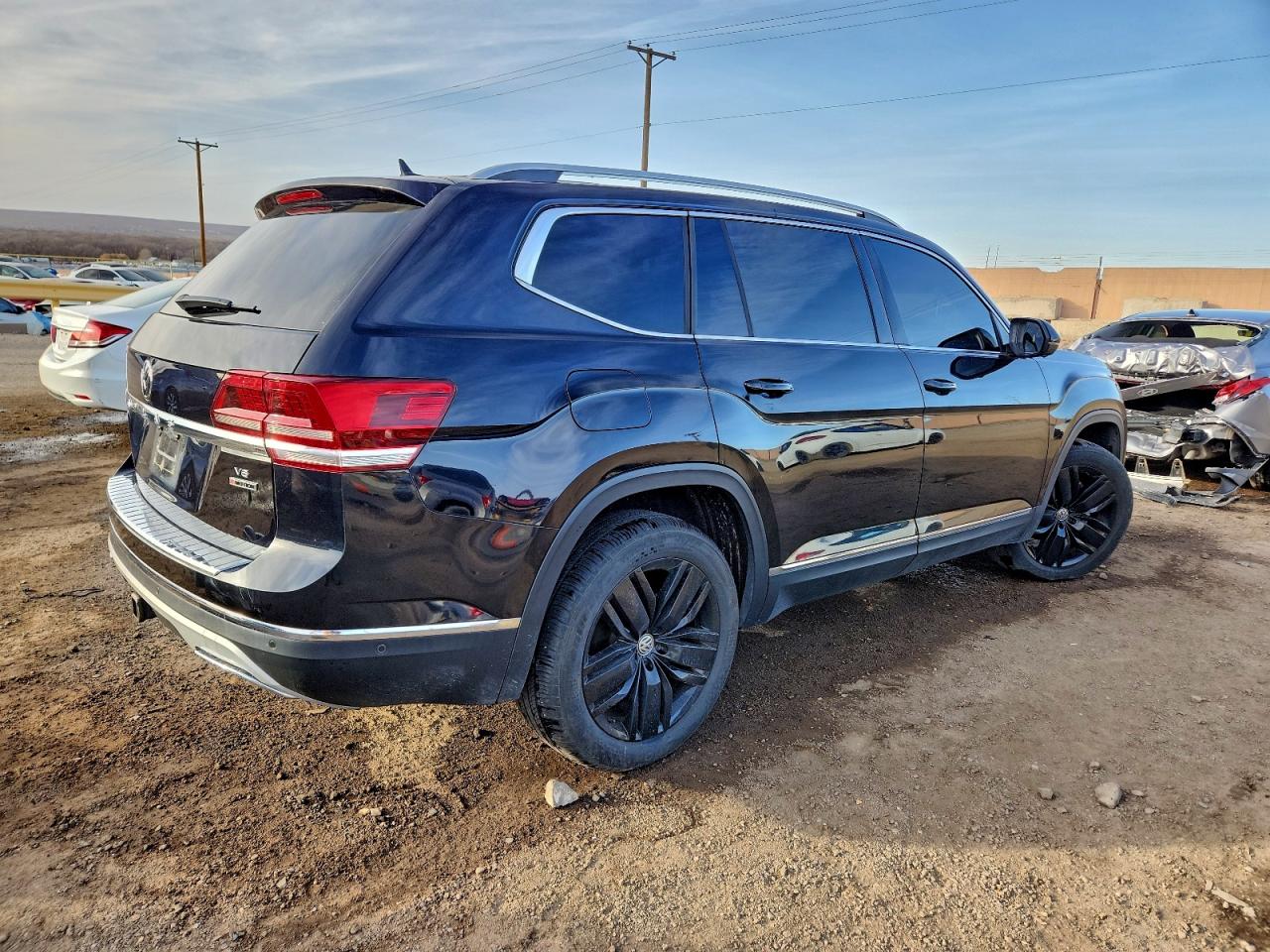 2018 VOLKSWAGEN ATLAS SEL PREMIUM photo 3