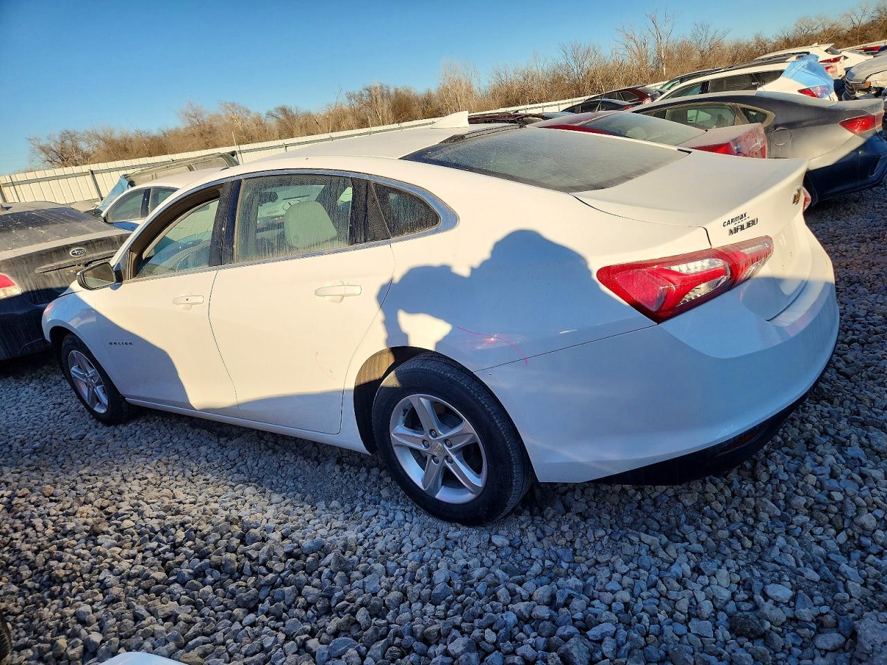2022 CHEVROLET MALIBU LT photo 2