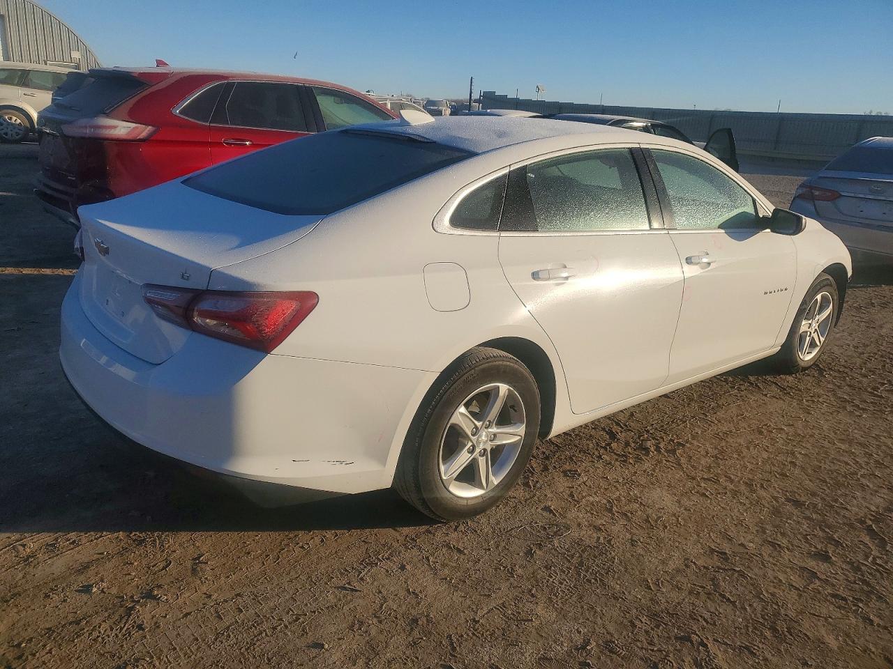 2022 CHEVROLET MALIBU LT photo 3