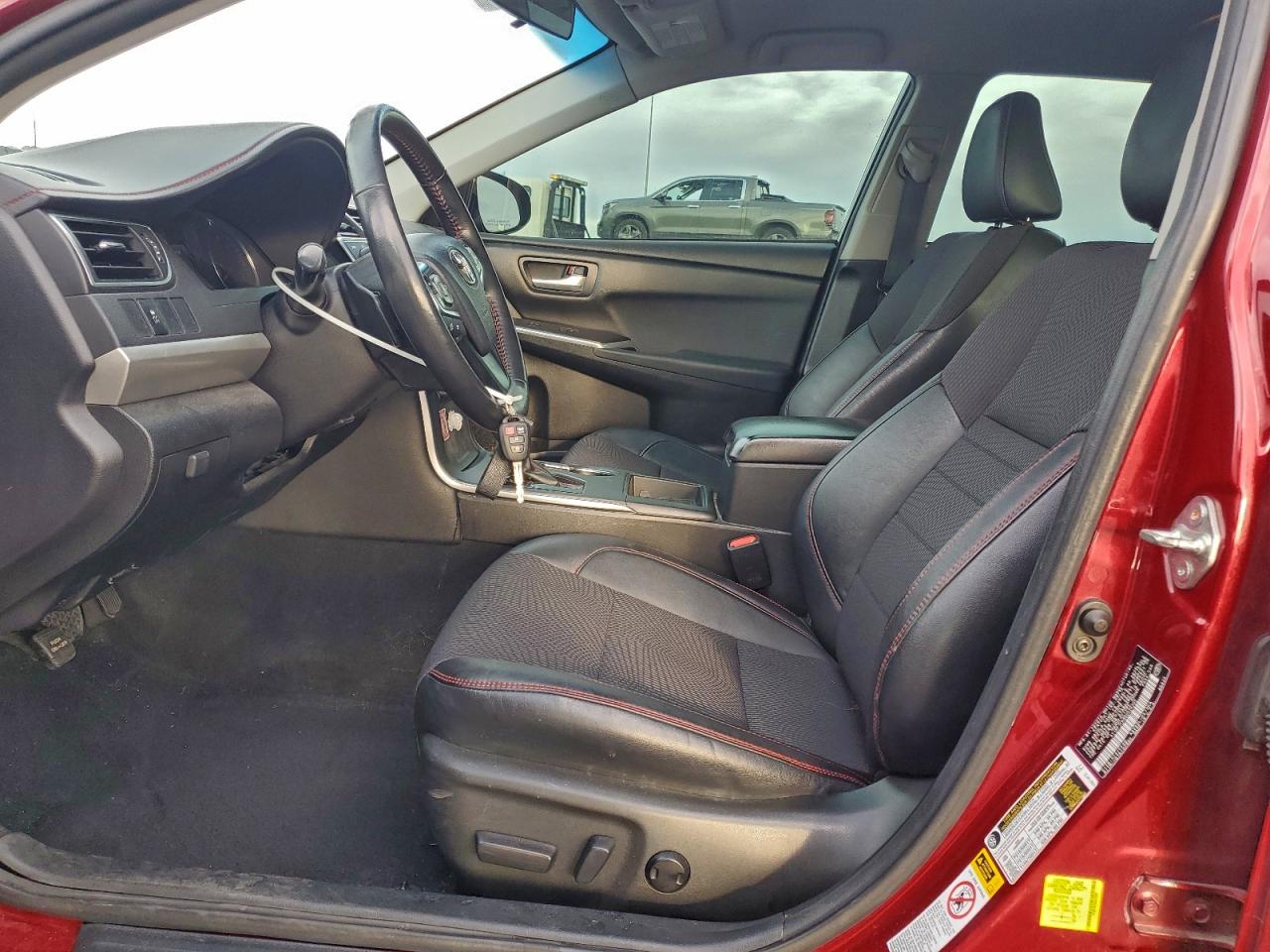 2016 TOYOTA CAMRY LE photo 13