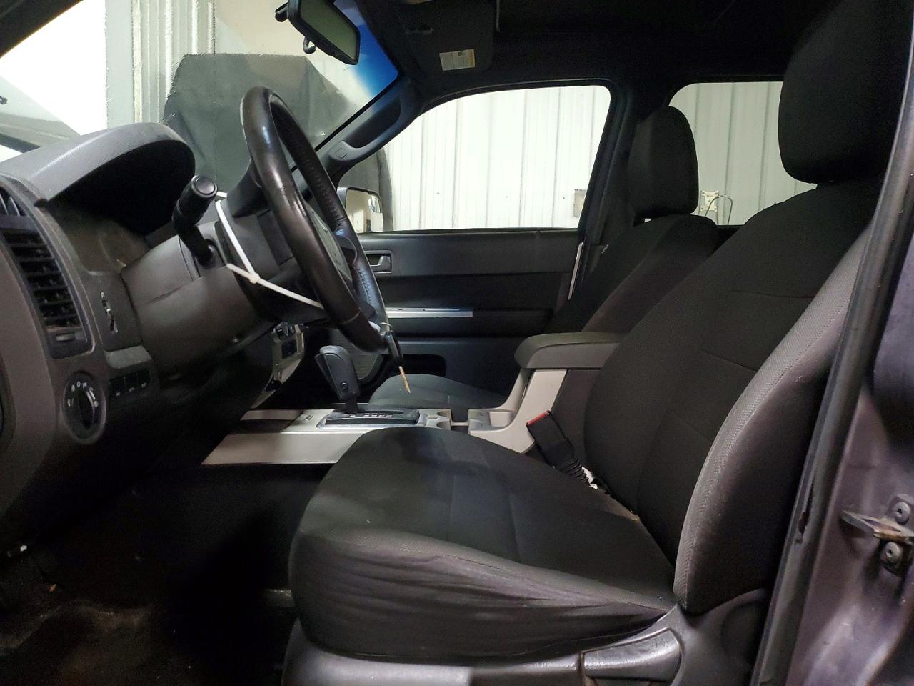 2010 FORD ESCAPE XLT photo 7