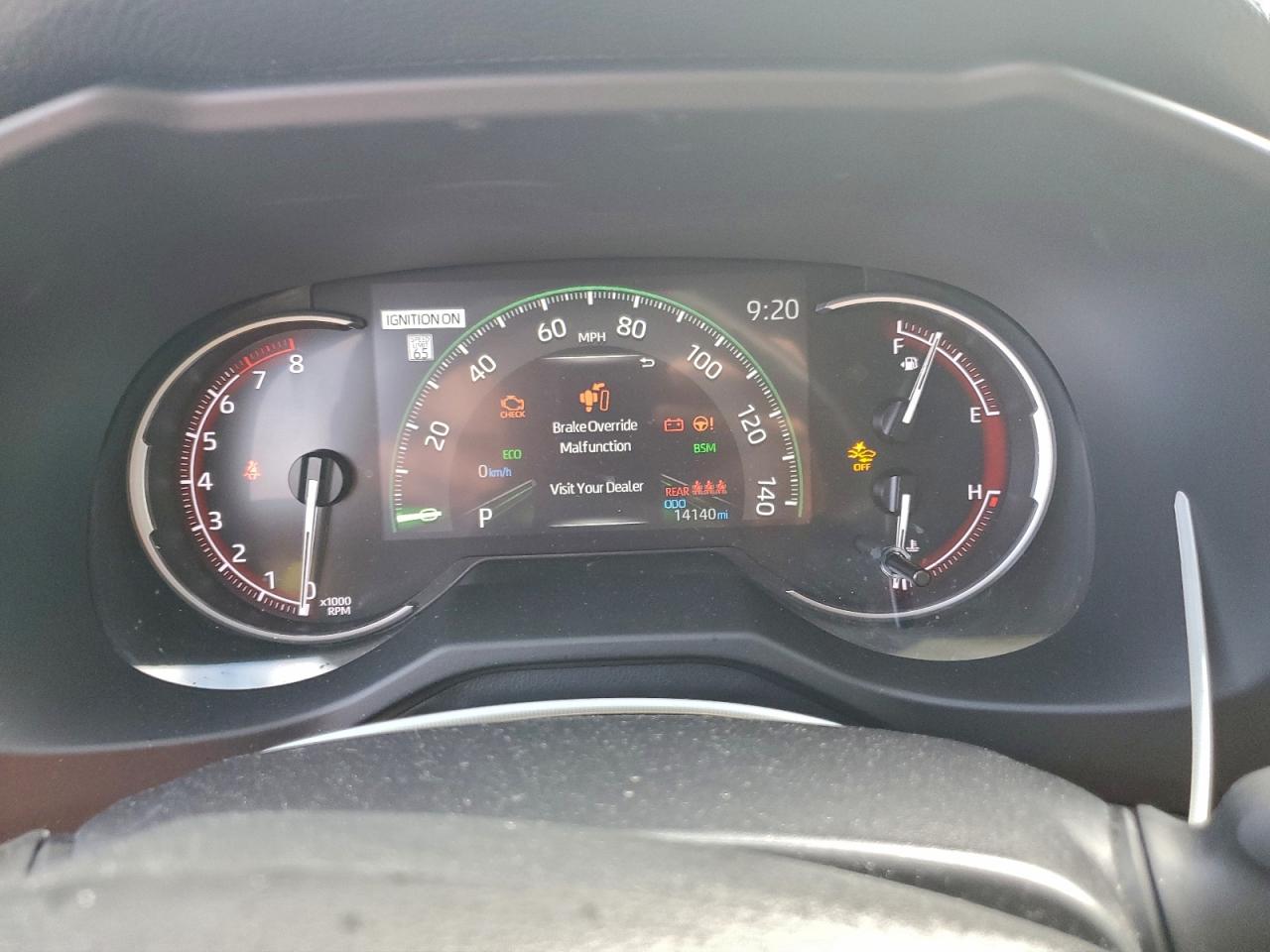 2024 TOYOTA RAV4 XLE photo 9