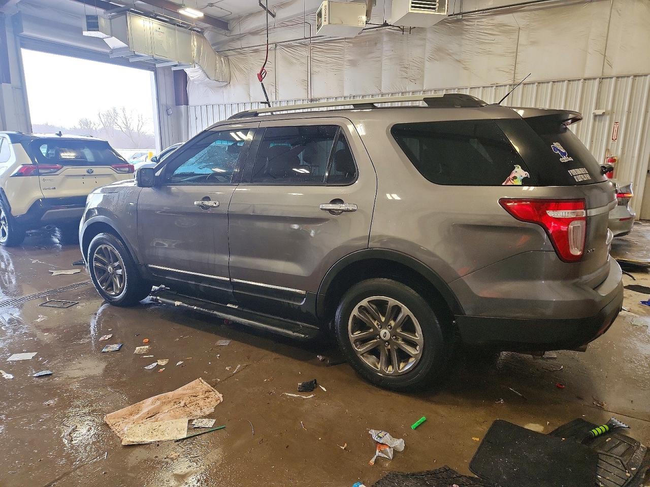 2014 FORD EXPLORER XLT photo 4