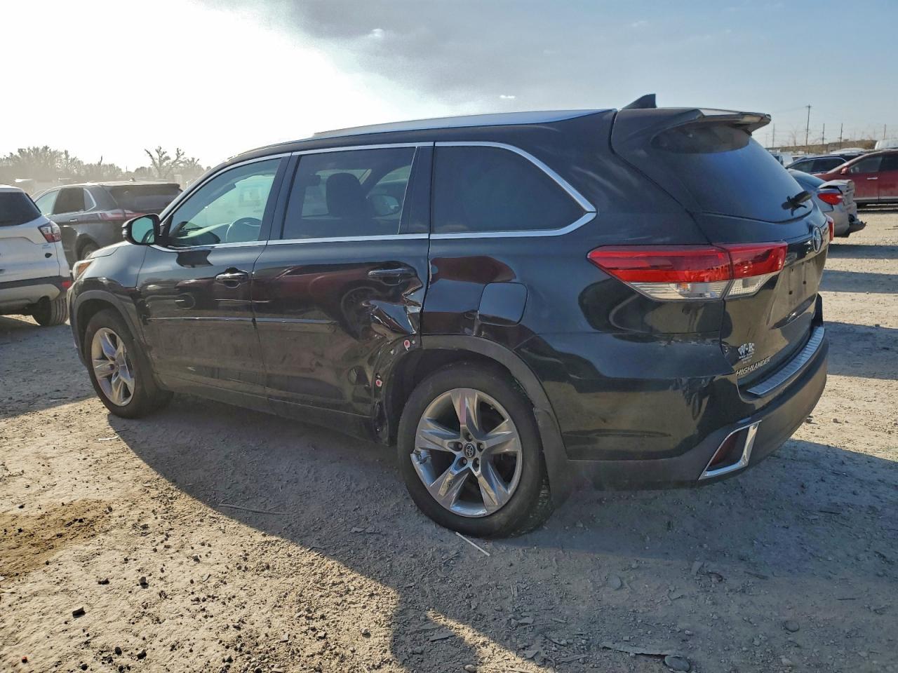 2018 TOYOTA HIGHLANDER LIMITED photo 4