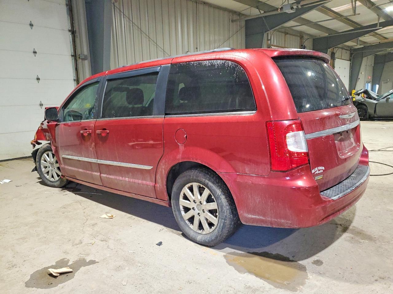 2013 CHRYSLER TOWN & COUNTRY TOURING photo 4