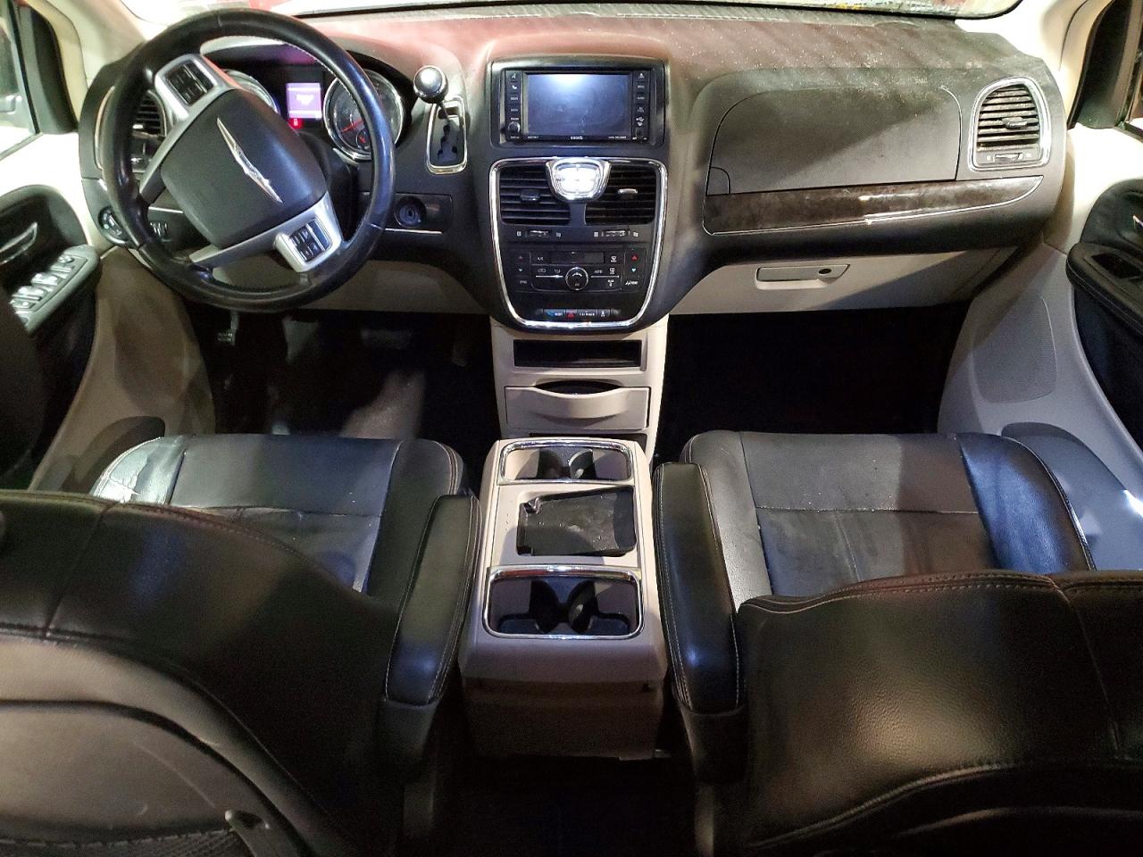 2013 CHRYSLER TOWN & COUNTRY TOURING photo 22