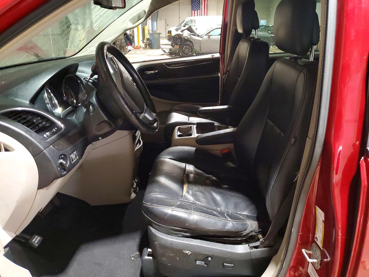 2013 CHRYSLER TOWN & COUNTRY TOURING photo 19