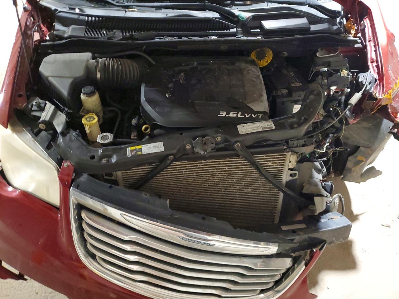 2013 CHRYSLER TOWN & COUNTRY TOURING photo 34