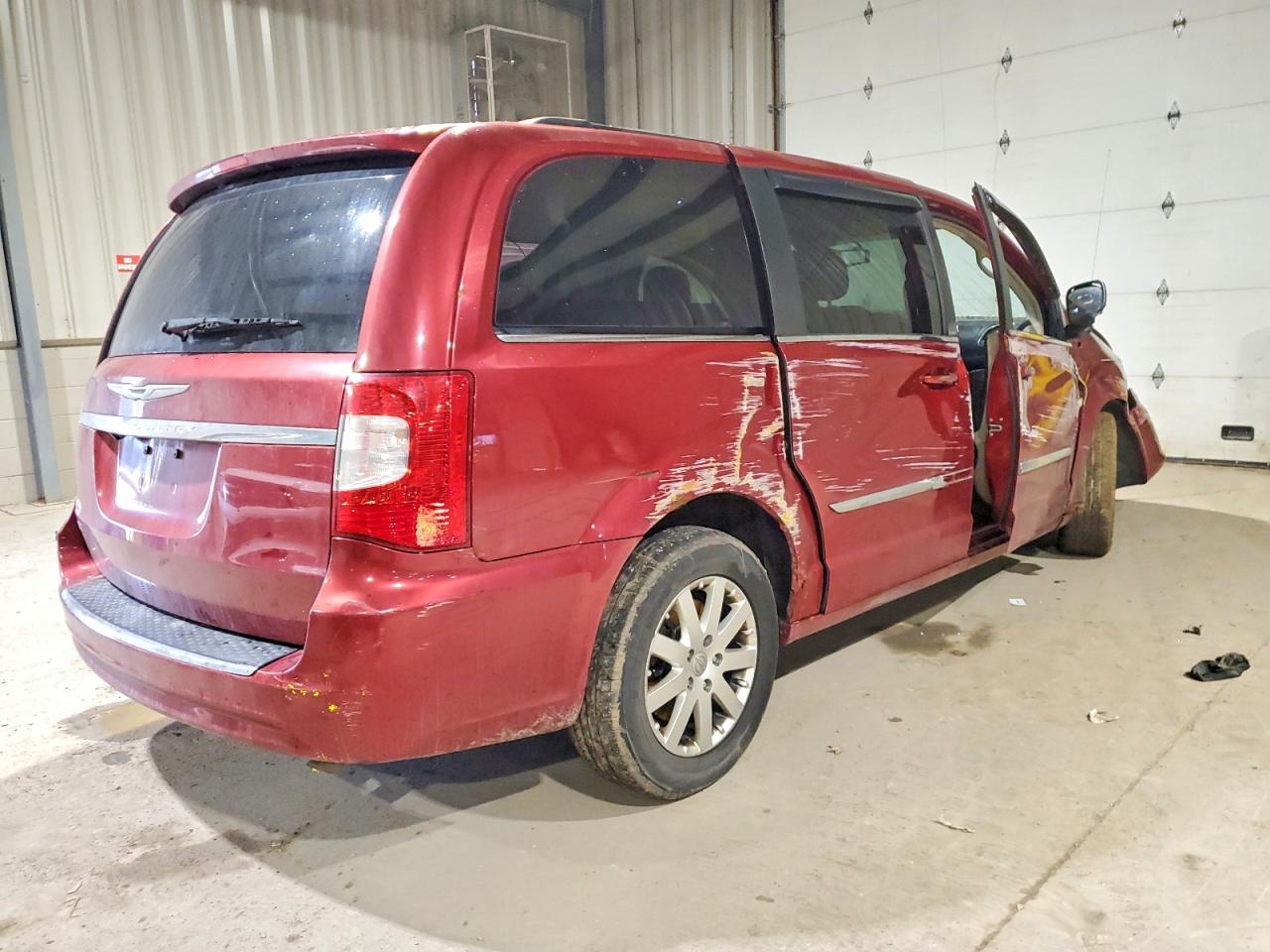 2013 CHRYSLER TOWN & COUNTRY TOURING photo 7
