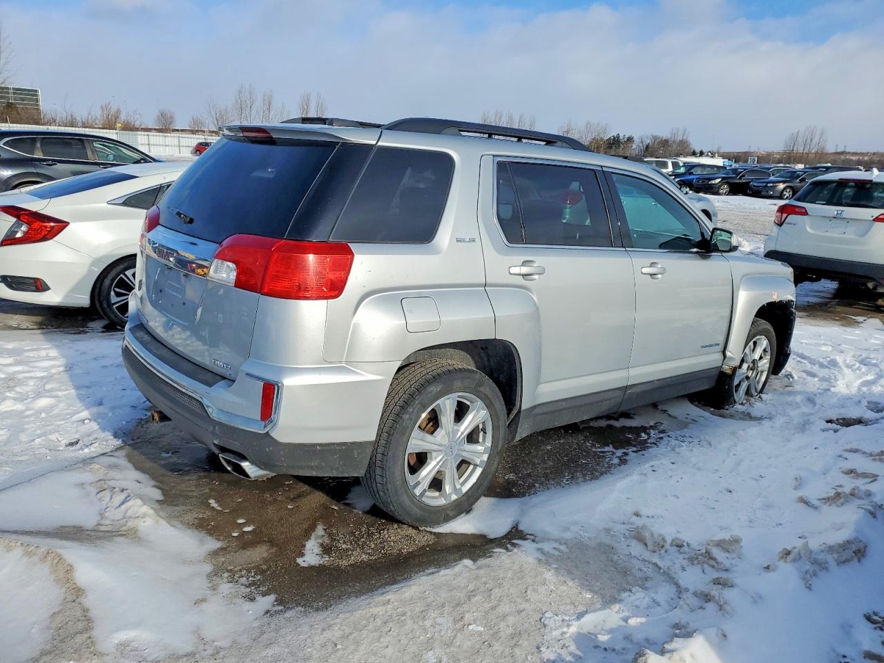 2017 GMC TERRAIN SLE photo 3