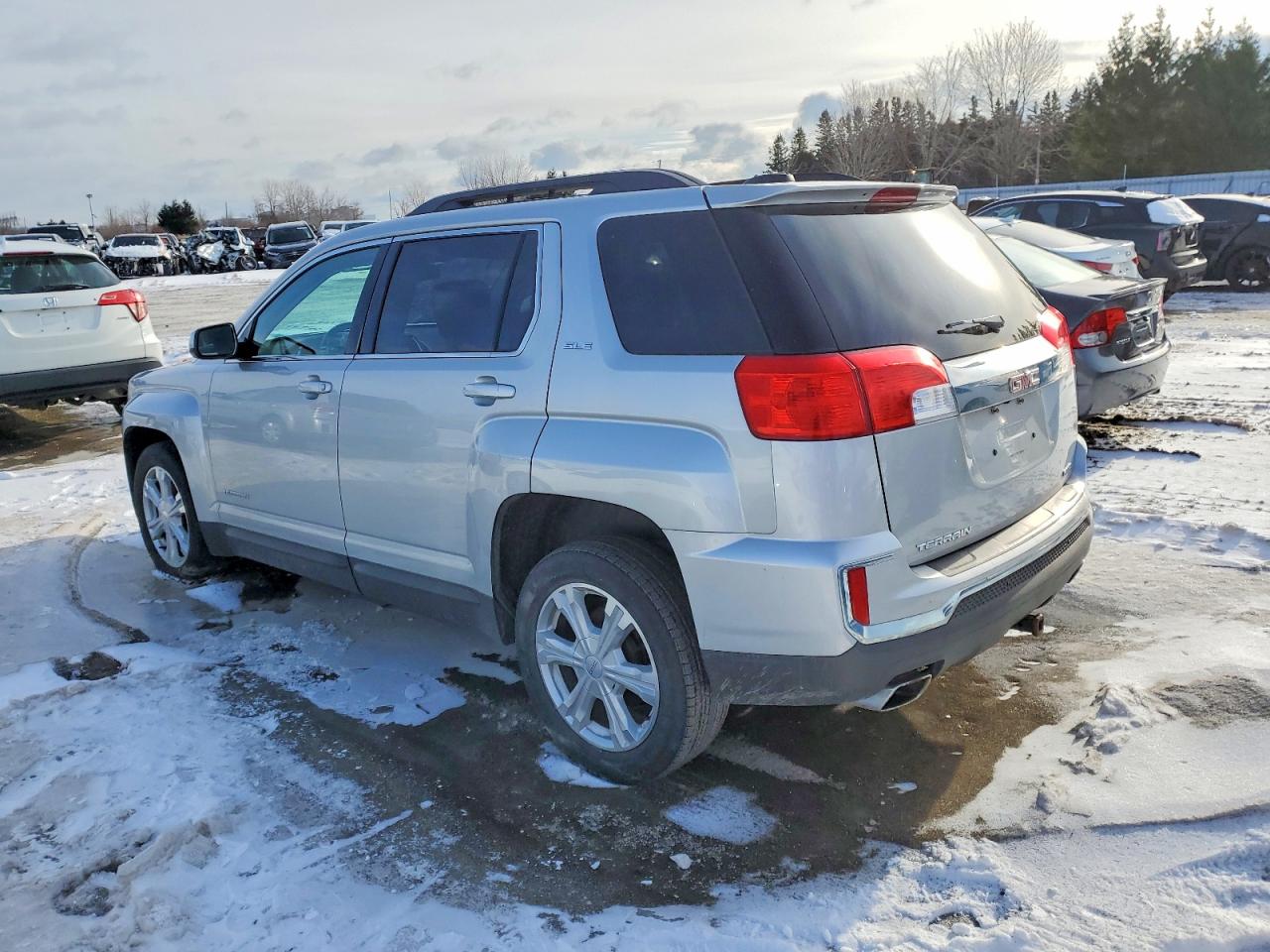 2017 GMC TERRAIN SLE photo 2