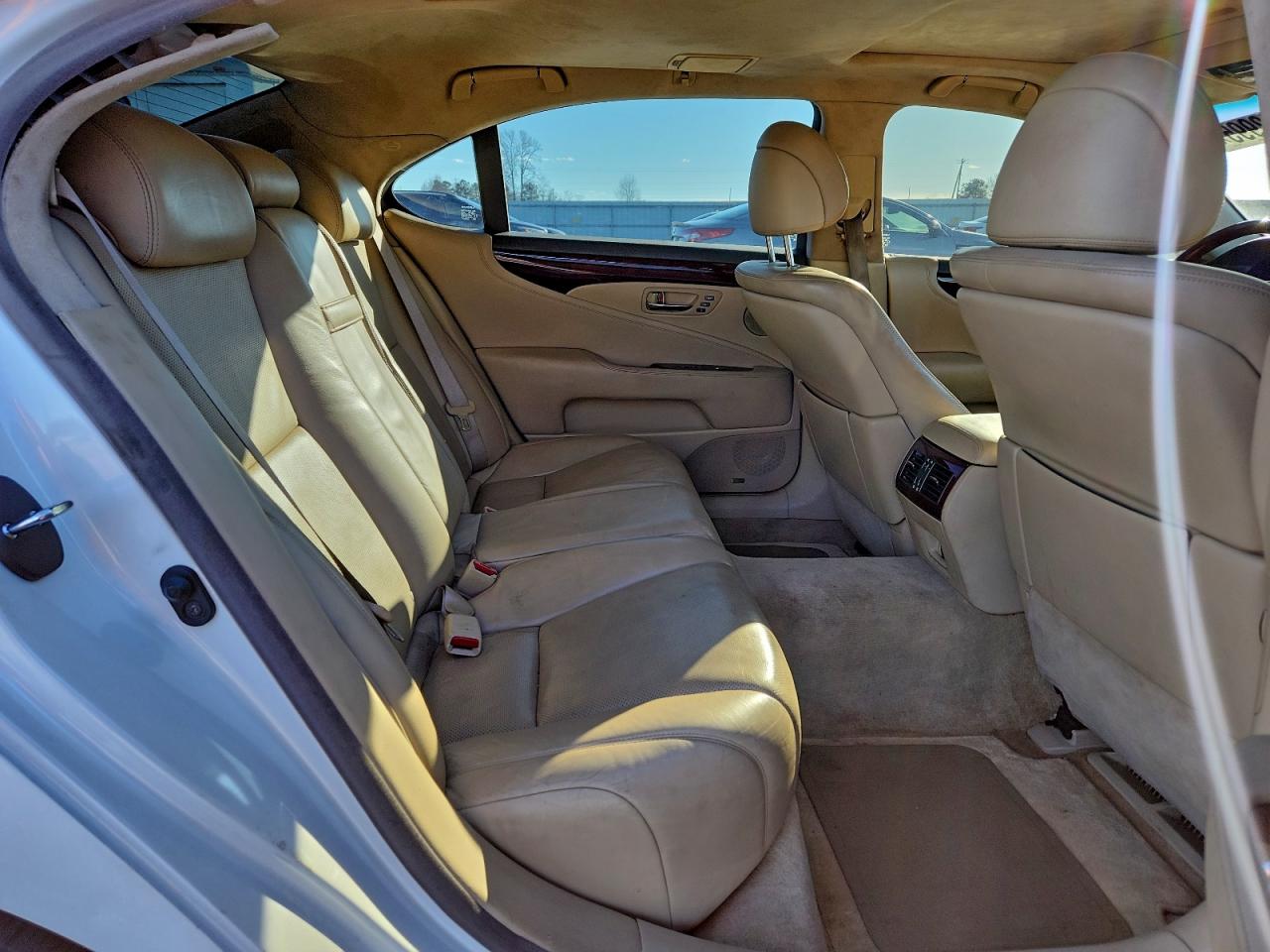 2008 LEXUS LS 460L photo 28