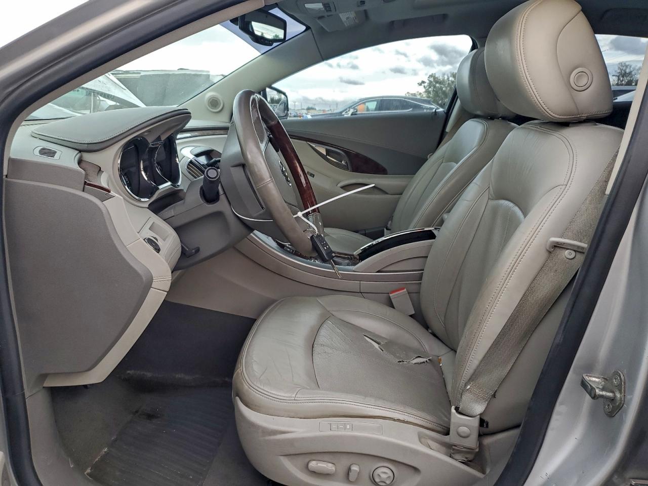 2010 BUICK LACROSSE CXS photo 19