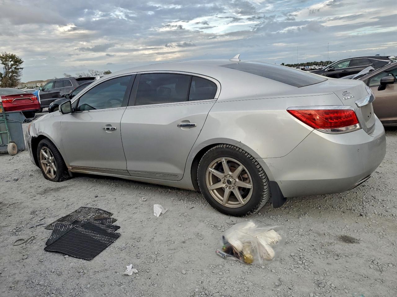 2010 BUICK LACROSSE CXS photo 4