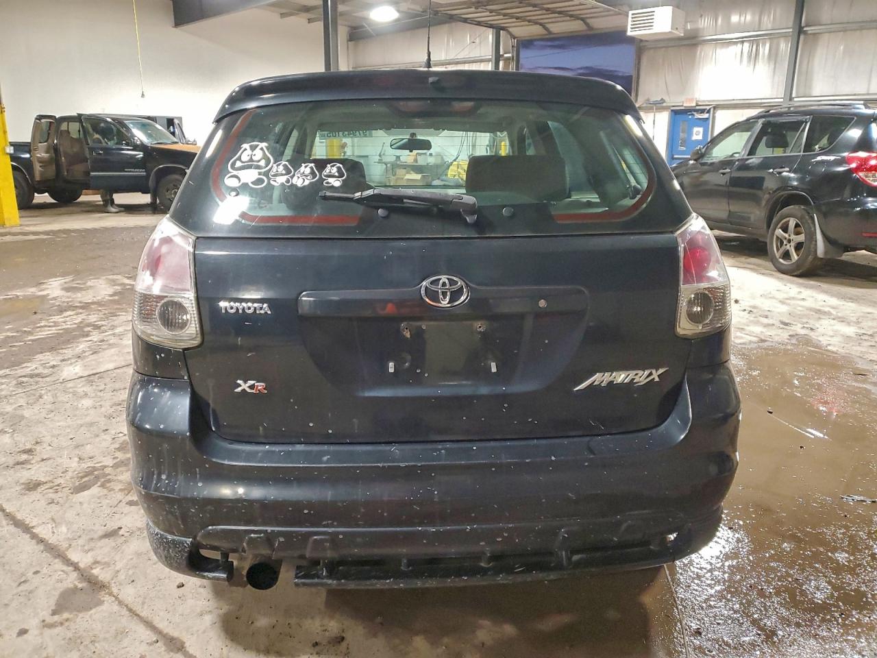 2005 TOYOTA COROLLA MATRIX XR photo 16