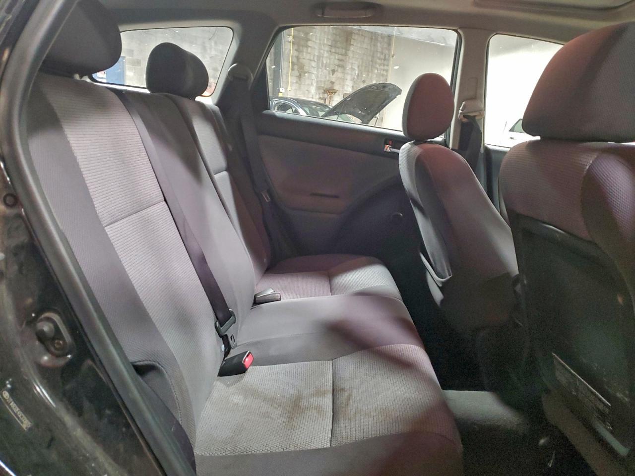 2005 TOYOTA COROLLA MATRIX XR photo 28