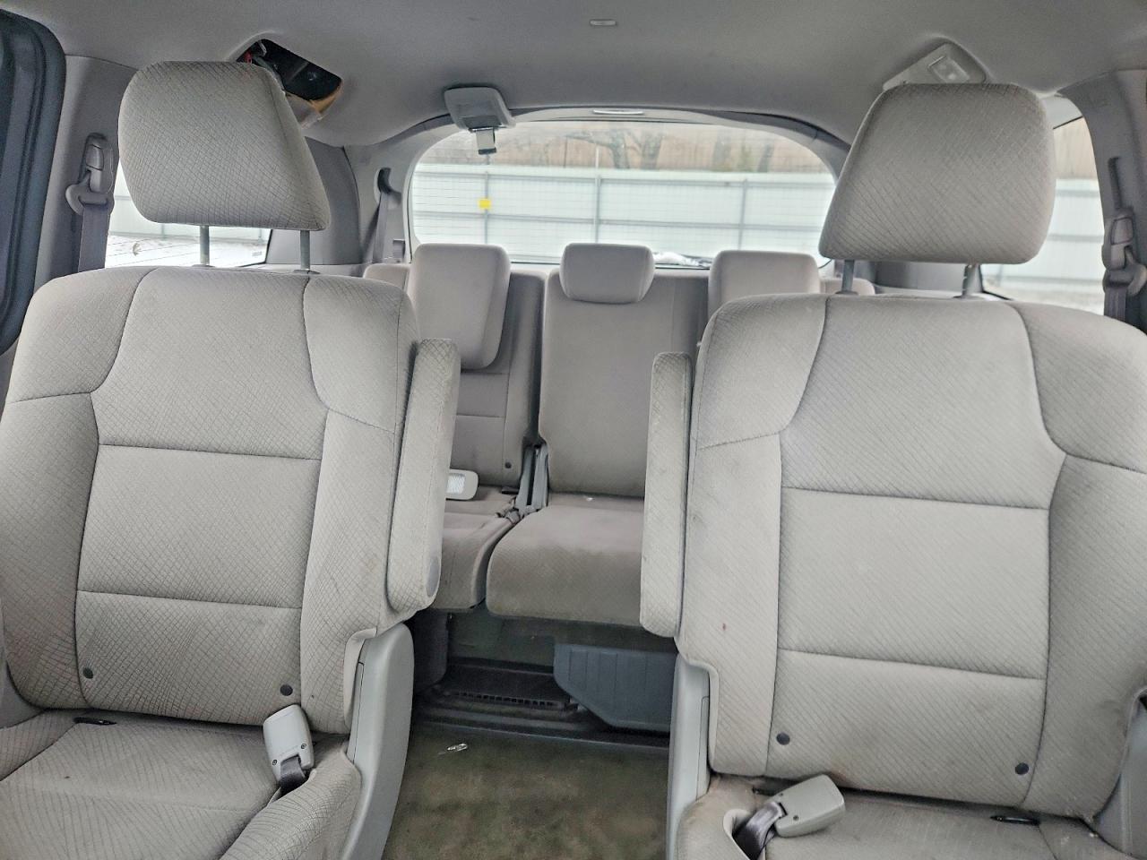 2016 HONDA ODYSSEY LX photo 10