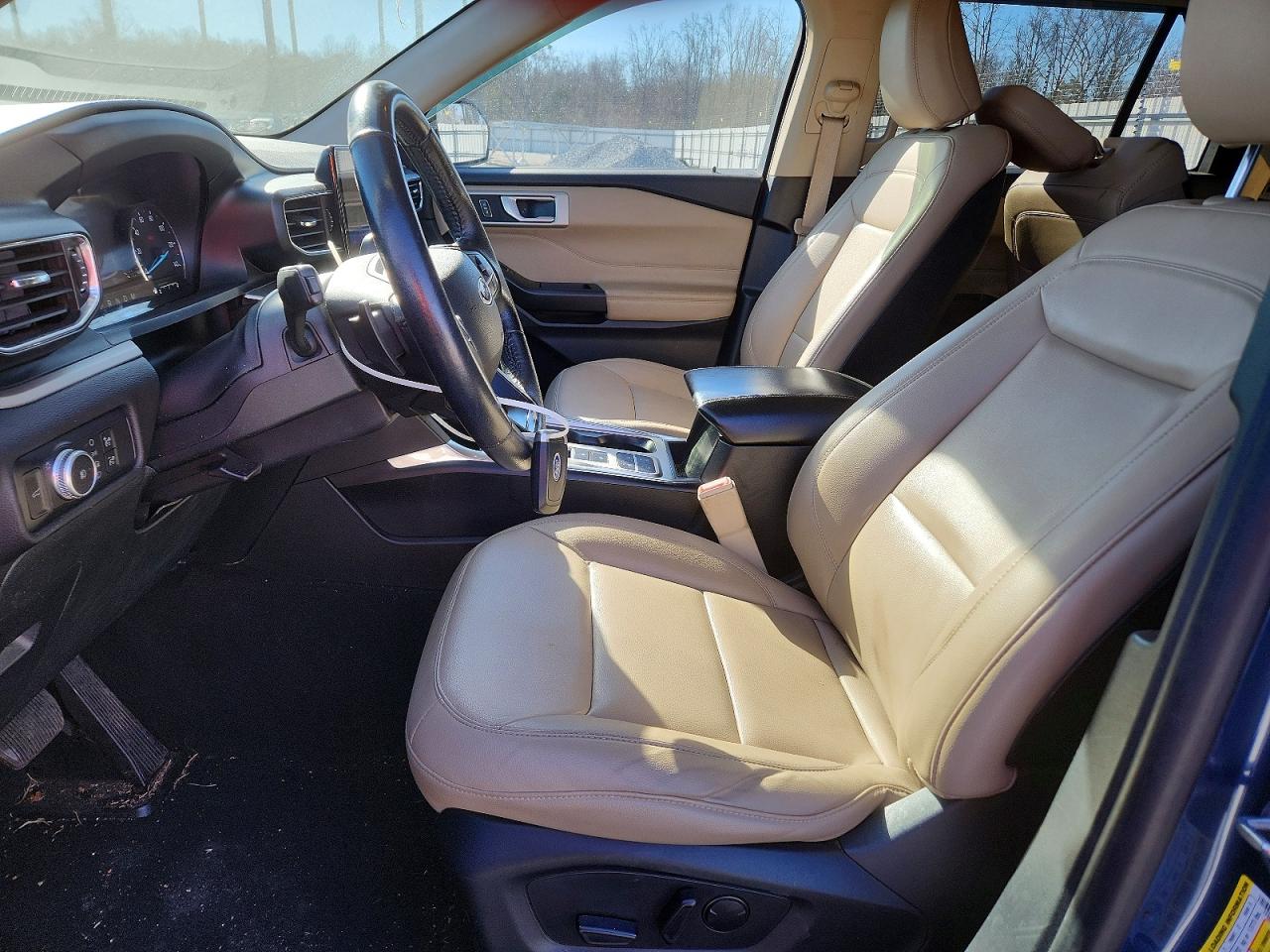 2020 FORD EXPLORER XLT photo 19