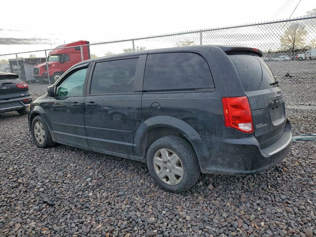 2012 DODGE GRAND CARAVAN SE photo 3