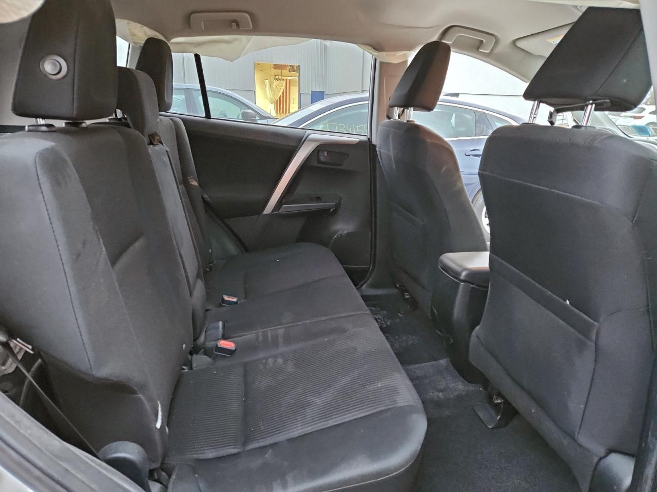 2017 TOYOTA RAV4 LE photo 31